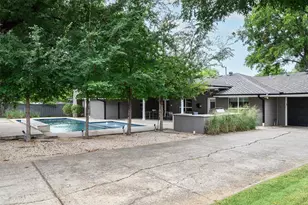 10748 St Lazare Dr, Dallas, TX 75229 - Photo 37