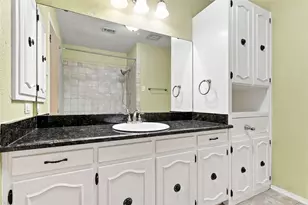3904 Shady Valley Dr, Arlington, TX 76013 - Photo 29