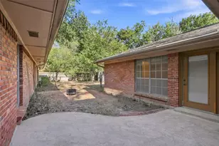 3904 Shady Valley Dr, Arlington, TX 76013 - Photo 35