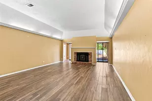 3904 Shady Valley Dr, Arlington, TX 76013 - Photo 7