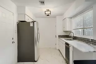 1900 Lomita Ln, Arlington, TX 76010 - Photo 11