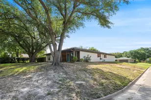 800 Angie Ln, Athens, TX 75751 - Photo 3