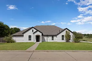 3648 Bluegrass Dr, Grand Prairie, TX 75052 - Photo 1
