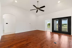 3648 Bluegrass Dr, Grand Prairie, TX 75052 - Photo 13