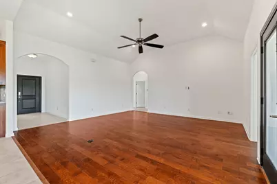 3648 Bluegrass Drive, Grand Prairie, TX 75052 - Photo 11