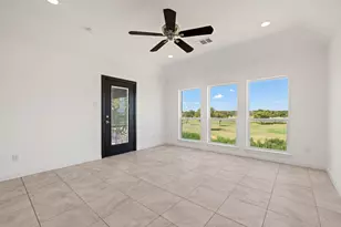 3648 Bluegrass Dr, Grand Prairie, TX 75052 - Photo 17