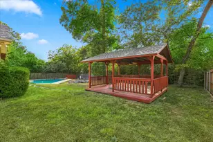 919 Green Hills Rd, Duncanville, TX 75137 - Photo 37
