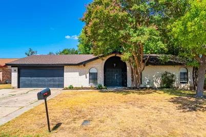 2105 Cottie Lane, Arlington, TX 76010 - Photo 1