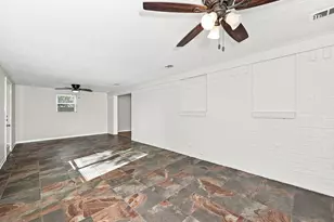 313 McCurdy St, Crowley, TX 76036 - Photo 7