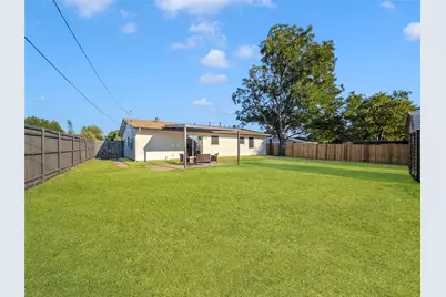 1802 Fairfax Lane, Carrollton, TX 75006 - Photo 33