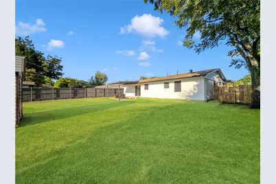 1802 Fairfax Lane, Carrollton, TX 75006 - Photo 31