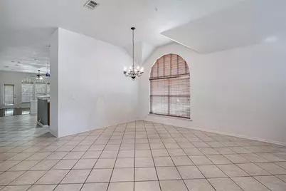 635 Blue Sky Drive, Arlington, TX 76002 - Photo 3