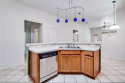 635 Blue Sky Drive, Arlington, TX 76002 - Photo 7