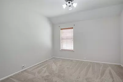 635 Blue Sky Drive, Arlington, TX 76002 - Photo 17