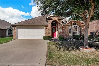 635 Blue Sky Drive, Arlington, TX 76002 - Photo 1