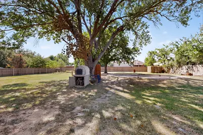 613 Overhill Road, Granbury, TX 76048 - Photo 37