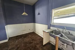 402 E State St, Groesbeck, TX 76642 - Photo 7