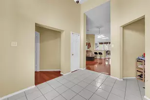 6900 Field Lark Dr, Arlington, TX 76002 - Photo 5