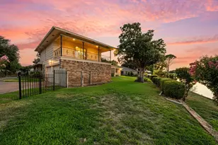 4813 Woodcreek Ct, North Richland Hills, TX 76180 - Photo 3