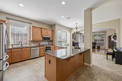 915 Wyndham Way, Allen, TX 75013 - Photo 9