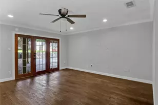 2706 Oak Cliff Ln, Arlington, TX 76012 - Photo 9