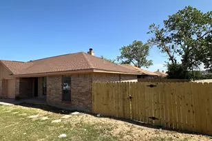 441 Signal Hill Ct N, Fort Worth, TX 76112 - Photo 1