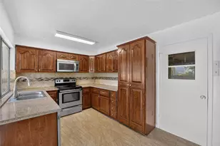 2130 Bowie Dr, Carrollton, TX 75006 - Photo 15