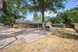 805 Laura Ave, Corsicana, TX 75110 - Photo 25