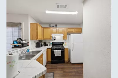 2001 Waleska Plaza, Dallas, TX 75211 - Photo 7
