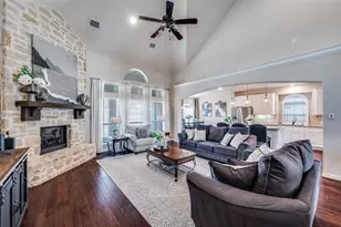 201 Kingsbury Ln, Prosper, TX 75078 - Photo 3