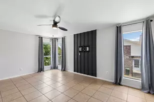 2005 Minnie Dr, Arlington, TX 76012 - Photo 3