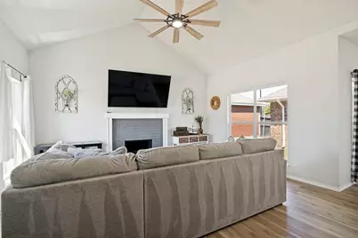1562 Shalfont Lane, Garland, TX 75040 - Photo 7
