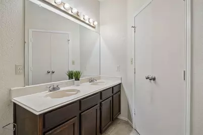 2906 Northrope Street, Euless, TX 76039 - Photo 9