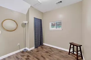 4214 Falls Dr, Dallas, TX 75211 - Photo 29