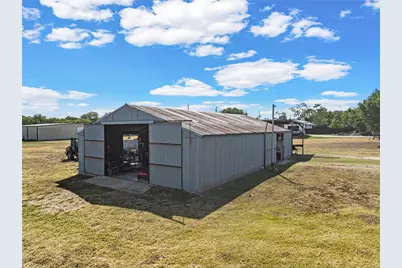 407 E Walnut Street, Abbott, TX 76621 - Photo 29