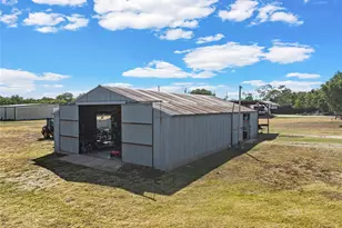 407 E Walnut St, Abbott, TX 76621 - Photo 29