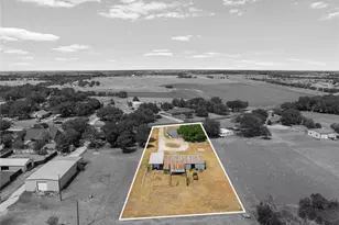 407 E Walnut St, Abbott, TX 76621 - Photo 37