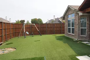 14012 Badger Creek Dr, Frisco, TX 75033 - Photo 5