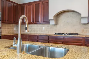 555 Via Amalfi, Irving, TX 75039 - Photo 11