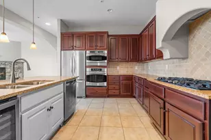 555 Via Amalfi, Irving, TX 75039 - Photo 9