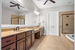 555 Via Amalfi, Irving, TX 75039 - Photo 17