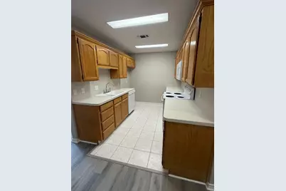 910 Austin, Weatherford, TX 76086 - Photo 3