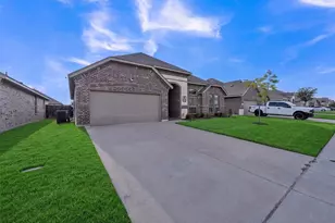 113 Independence Dr, Joshua, TX 76058 - Photo 3