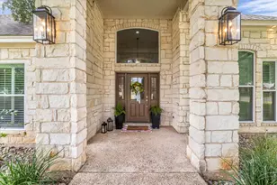 325 Elm Grove Cir, McGregor, TX 76657 - Photo 3