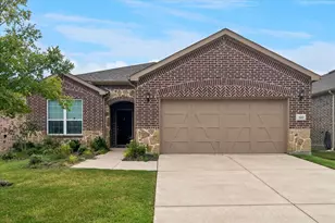 320 Long Pines Dr, McKinney, TX 75071 - Photo 1