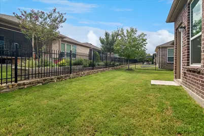 320 Long Pines Drive, McKinney, TX 75071 - Photo 23