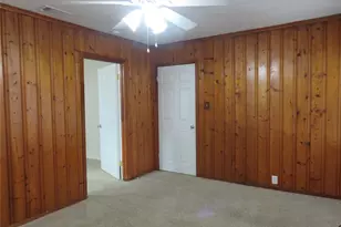 725 W Bullock St, Denison, TX 75020 - Photo 21
