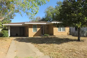 725 W Bullock St, Denison, TX 75020 - Photo 1