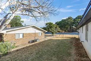 1306 Hulme St, Bowie, TX 76230 - Photo 33