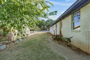 1306 Hulme St, Bowie, TX 76230 - Photo 35